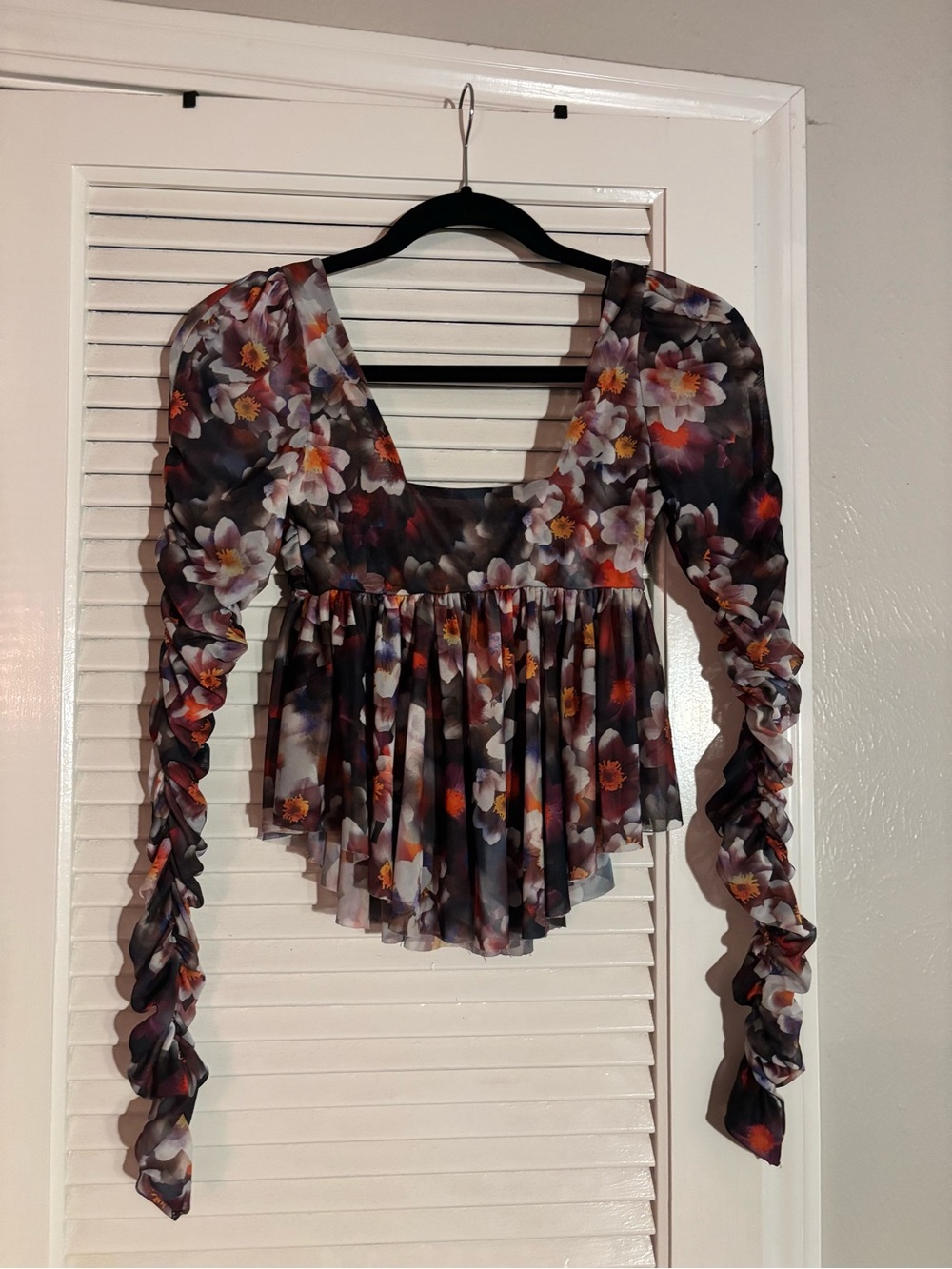 Urban Outfitters Black Floral Puff-Sleeve Peplum Blouse